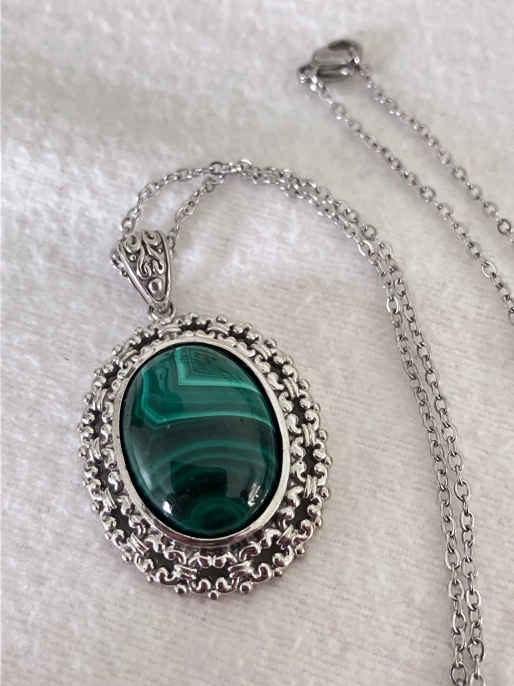 Natural Malachite Large Oval Pendant Platinum Plated Stainless Steel Chain (M03)